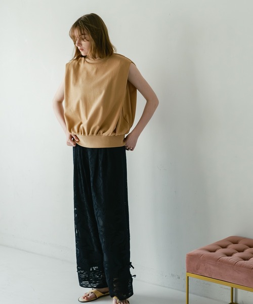WHYTO.(ホワイト)の「「WHYTO. / ホワイト」ショルダータックトップス(Tシャツ/カットソー・レディース・ベージュ/ブラック/ブラウン/オフホワイト・38/36)」の5枚目の写真