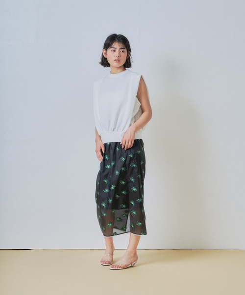 WHYTO.(ホワイト)の「「WHYTO. / ホワイト」ショルダータックトップス(Tシャツ/カットソー・レディース・ベージュ/ブラック/ブラウン/オフホワイト・38/36)」の14枚目の写真