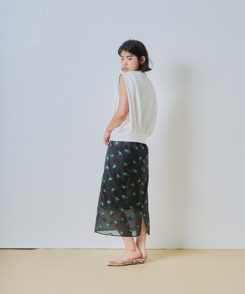 WHYTO.(ホワイト)の「「WHYTO. / ホワイト」ショルダータックトップス(Tシャツ/カットソー・レディース・ベージュ/ブラック/ブラウン/オフホワイト・38/36)」の17枚目の写真
