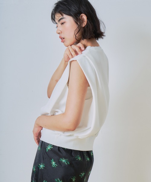 WHYTO.(ホワイト)の「「WHYTO. / ホワイト」ショルダータックトップス(Tシャツ/カットソー・レディース・ベージュ/ブラック/ブラウン/オフホワイト・38/36)」の18枚目の写真