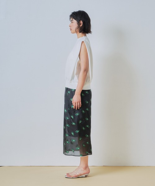 WHYTO.(ホワイト)の「「WHYTO. / ホワイト」ショルダータックトップス(Tシャツ/カットソー・レディース・ベージュ/ブラック/ブラウン/オフホワイト・38/36)」の22枚目の写真
