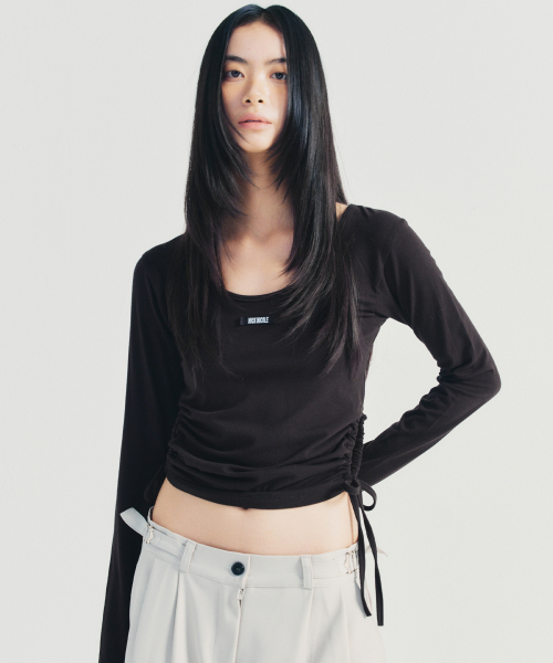 NICK&NICOLE(ニックアンドニコール)の「LABEL STRING SLIM LONG SLEEVE TOP_BLACK(Tシャツ/カットソー・レディース・その他・FREE)」の2枚目の写真