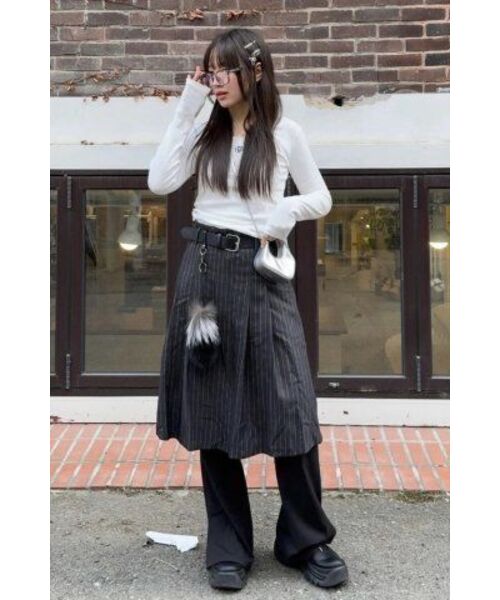 muahmuah（ムーアムーア）の「スティッチUネックコットンスパン長袖Tシャツ[5色]（Tシャツ/カットソー・レディース・ブラック/カーキ/グレー/ホワイト/ブラウン・FREE）」の9枚目の写真