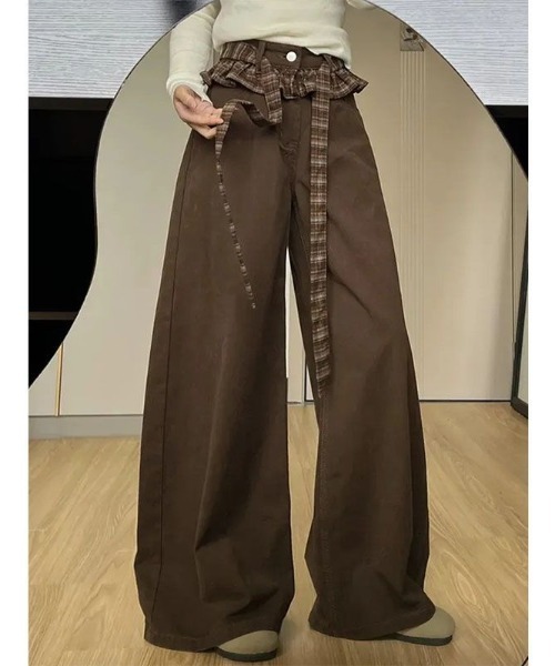 DEVICE（デバイス）の「リボン フリル ベルト ワイドパンツ（カーゴパンツ・レディース・ブラウン・FREE）」の2枚目の写真
