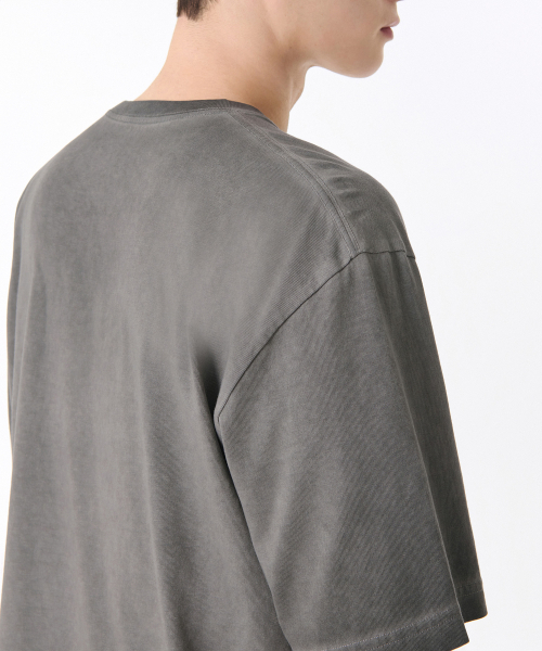 MUSINSA STANDARD（ムシンサスタンダード）の「ルナ ダイング リラックスド クルーネックTシャツ [チャコールグレー]（Tシャツ/カットソー・メンズ・その他・LARGE/X-LARGE/XX-LARGE/XXX-LARGE/SMALL/MEDIUM）」の5枚目の写真