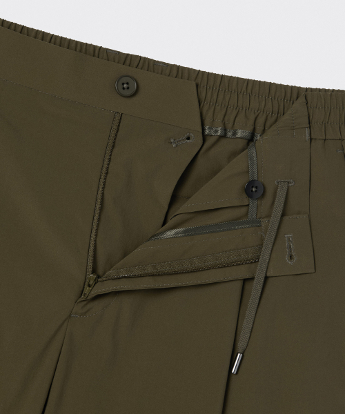 MUSINSA STANDARD（ムシンサスタンダード）の「SOLOTEX ワンタックワイドコンフォートバンディングパンツ [カーキ]（スラックス・メンズ・その他・40/38/42/36/34/32/30/26/28）」の3枚目の写真