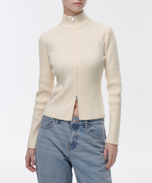 MUSINSA STANDARD WOMAN（ムシンサスタンダードウーマン）の「ウィメンズリブスリムニットジップアップ[クリーム]（ニット/セーター・レディース・その他・SMALL/MEDIUM/LARGE）」の2枚目の写真