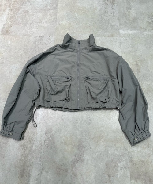 Never mind the XU / Chikashitsu+(ネバーマインド ザ エックスユー / チカシツプラス)の「【Nerd out XU】nylon crop jacket / 【ナードアウトエックスユー】ナイロン風クロップドジャケット <着用動画あり>(ブルゾン・メンズ・グレー/ブラック・ONE SIZE)」の15枚目の写真