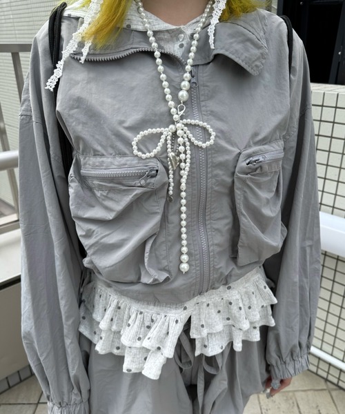 Never mind the XU / Chikashitsu+(ネバーマインド ザ エックスユー / チカシツプラス)の「【Nerd out XU】nylon crop jacket / 【ナードアウトエックスユー】ナイロン風クロップドジャケット <着用動画あり>(ブルゾン・メンズ・グレー/ブラック・ONE SIZE)」の13枚目の写真