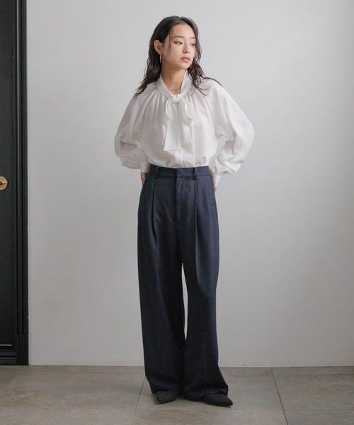 LOWRYS FARM(ローリーズファーム)の「daymeリボンブラウス 628652(シャツ/ブラウス・レディース・ホワイト・FREE)」の2枚目の写真