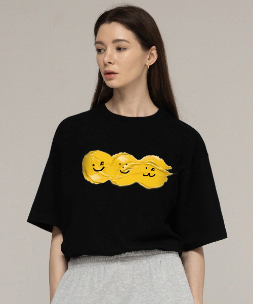 GRAVER（グレーバー）の「[ユニセックス]ペインティング3スマイル半袖Tシャツ_ブラック（Tシャツ/カットソー・レディース・ブラック・SMALL/MEDIUM/LARGE）」の2枚目の写真