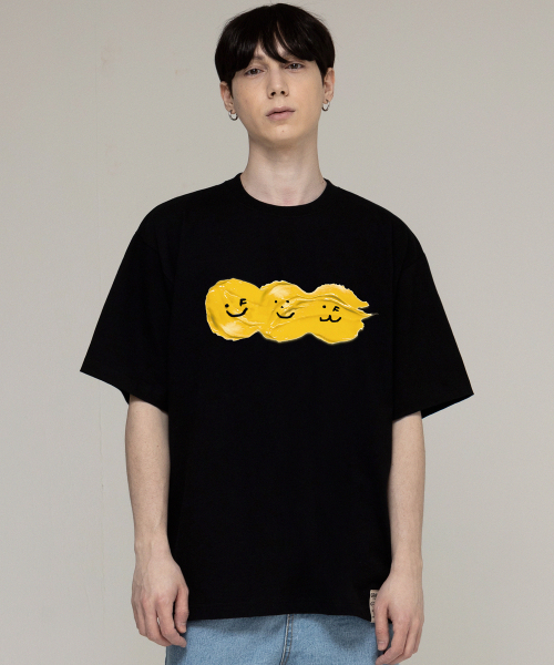 GRAVER（グレーバー）の「[ユニセックス]ペインティング3スマイル半袖Tシャツ_ブラック（Tシャツ/カットソー・レディース・ブラック・SMALL/MEDIUM/LARGE）」の3枚目の写真