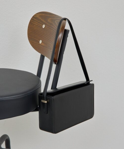 GALLARDAGALANTE(ガリャルダガランテ)の「【2.718】BOXショルダーバッグ(ショルダーバッグ・レディース・ブラック/ボルドー・FREE)」の3枚目の写真