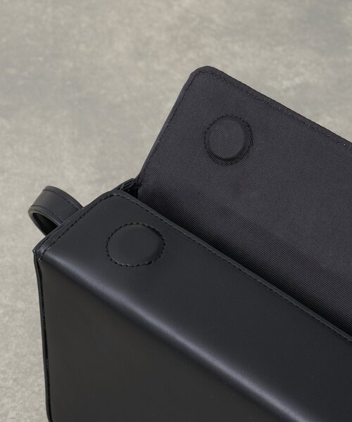 GALLARDAGALANTE(ガリャルダガランテ)の「【2.718】BOXショルダーバッグ(ショルダーバッグ・レディース・ブラック/ボルドー・FREE)」の14枚目の写真