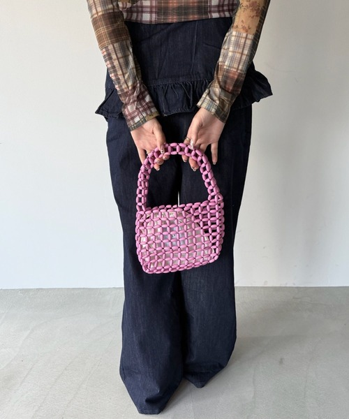 SANSeLF（サンセルフ）の「【SANSeLF】 コンパクトビーズスクエアハンドバッグ saa26s001（ハンドバッグ・レディース・イエロー/ピンク/アイボリー/ブラック・FREE）」の4枚目の写真