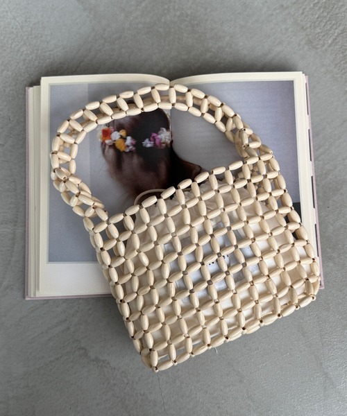 SANSeLF（サンセルフ）の「【SANSeLF】 コンパクトビーズスクエアハンドバッグ saa26s001（ハンドバッグ・レディース・イエロー/ピンク/アイボリー/ブラック・FREE）」の2枚目の写真