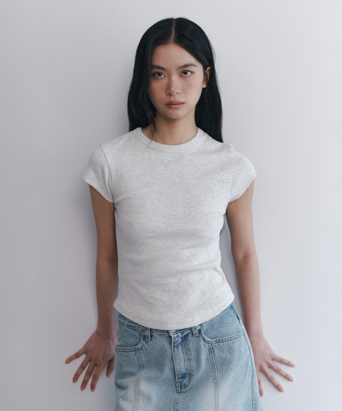 CURETTY(キュリティ)の「C 90S LINE BASIC T-SHIRT_LIGHT GREY(Tシャツ/カットソー・レディース・ライトグレー・SMALL/MEDIUM)」の4枚目の写真