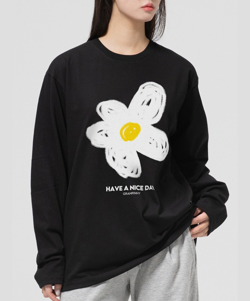 GRANFINNY(グランフィニ)の「デイジーフラワーレギュラー長袖-ブラック(Tシャツ/カットソー・レディース・ブラック・MEDIUM/LARGE/X-LARGE)」の3枚目の写真