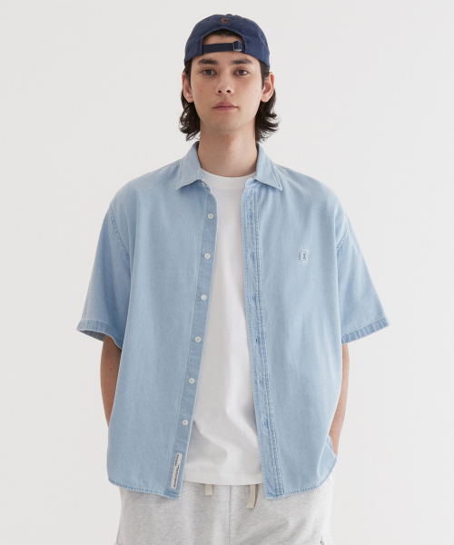 COVERNAT(カバーナット)の「Cロゴデニムハーフシャツライトブルー(シャツ/ブラウス・レディース・その他・SMALL/MEDIUM/LARGE/X-LARGE/XX-LARGE/X-SMALL)」の1枚目の写真