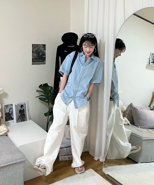 COVERNAT(カバーナット)の「Cロゴデニムハーフシャツライトブルー(シャツ/ブラウス・レディース・その他・SMALL/MEDIUM/LARGE/X-LARGE/XX-LARGE/X-SMALL)」の6枚目の写真