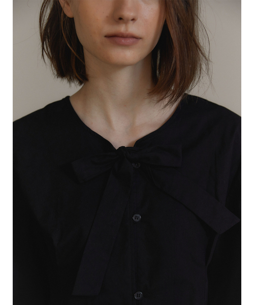 ANOETIC(アノエティック)の「ANC CROP RIBBON BLOUSE_BLACK(シャツ/ブラウス・レディース・その他・FREE)」の4枚目の写真