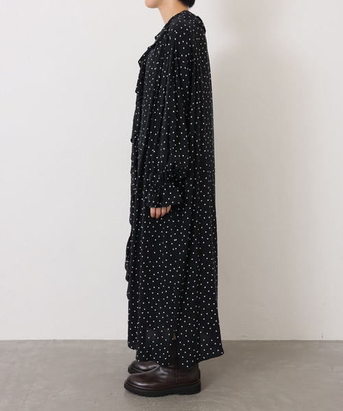 JOURNAL STANDARD LUXE（ジャーナルスタンダード　ラックス）の「Cu/Rローン フリルパフワンピース（ワンピース・レディース・ブラック系その他・FREE）」の4枚目の写真