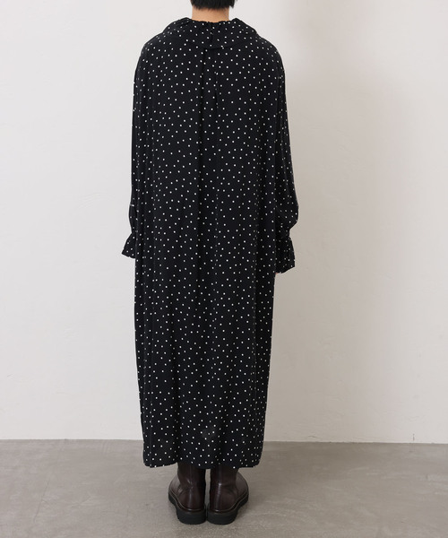 JOURNAL STANDARD LUXE（ジャーナルスタンダード　ラックス）の「Cu/Rローン フリルパフワンピース（ワンピース・レディース・ブラック系その他・FREE）」の5枚目の写真