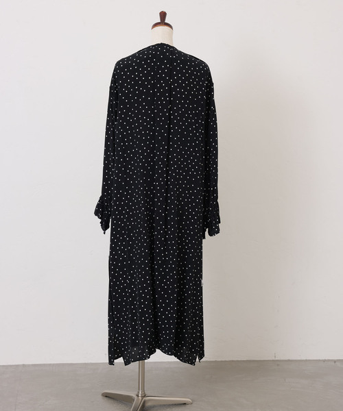 JOURNAL STANDARD LUXE（ジャーナルスタンダード　ラックス）の「Cu/Rローン フリルパフワンピース（ワンピース・レディース・ブラック系その他・FREE）」の22枚目の写真