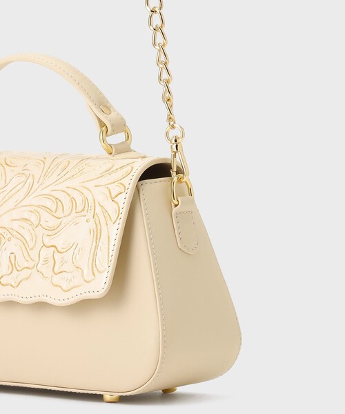 CARVING TRIBES（カービングトライブス）の「DesignMiniBagーCh（ショルダーバッグ・レディース・ゴールド・FREE）」の3枚目の写真