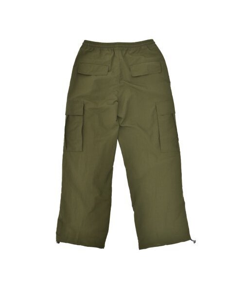 BETMASS(ベットマス)の「Nylon cargo pants (Dark khaki)(スウェットパンツ・メンズ・その他・LARGE/MEDIUM/X-LARGE)」の2枚目の写真