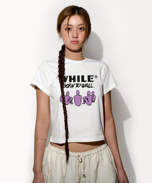 WHILE(ワイル)の「BORN TO WALL T-SHIRT FOR WOMEN(Tシャツ/カットソー・レディース・その他・SMALL/MEDIUM)」の1枚目の写真