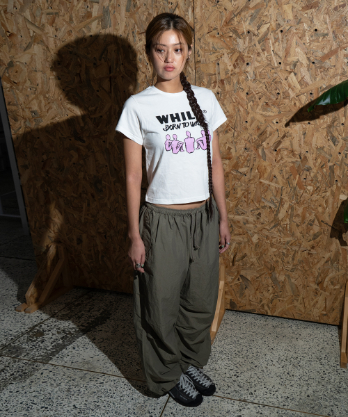 WHILE(ワイル)の「BORN TO WALL T-SHIRT FOR WOMEN(Tシャツ/カットソー・レディース・その他・SMALL/MEDIUM)」の4枚目の写真