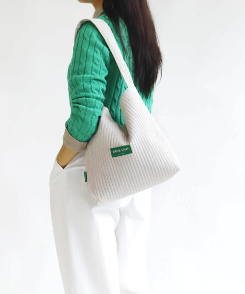GREEN STUFF(グリーンスタッフ)の「seem full bag 62 - soft quilting soy beige(ショルダーバッグ・レディース・その他・FREE)」の2枚目の写真