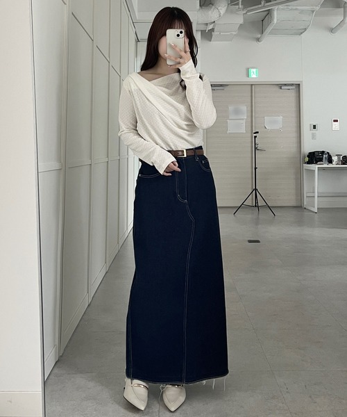 GeeRA(ジーラ)の「ジャガード素材ドレープカットソー(Tシャツ/カットソー・レディース・ブラック/オフホワイト・X-LARGE/LARGE/MEDIUM)」の12枚目の写真