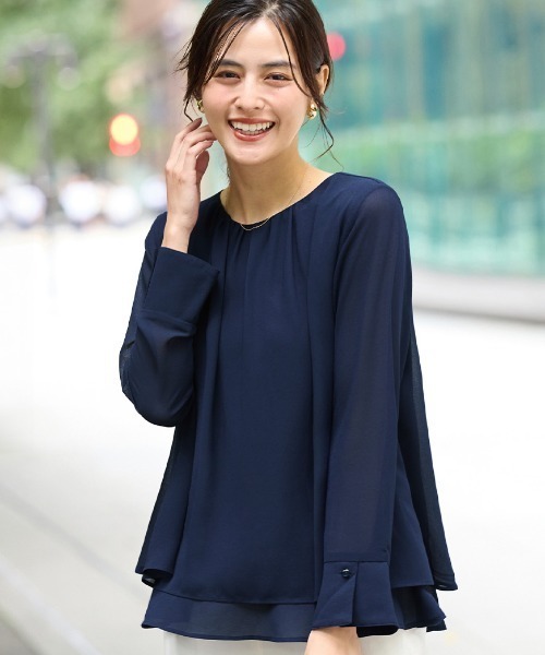 Viola e Viola（ヴィオラエヴィオラ）の「裾フレア裏地付きシフォンブラウス（シャツ/ブラウス・レディース・ネイビー/ホワイト・M/L/LL/3L）」の10枚目の写真