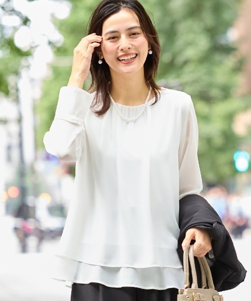 Viola e Viola（ヴィオラエヴィオラ）の「裾フレア裏地付きシフォンブラウス（シャツ/ブラウス・レディース・ネイビー/ホワイト・M/L/LL/3L）」の17枚目の写真