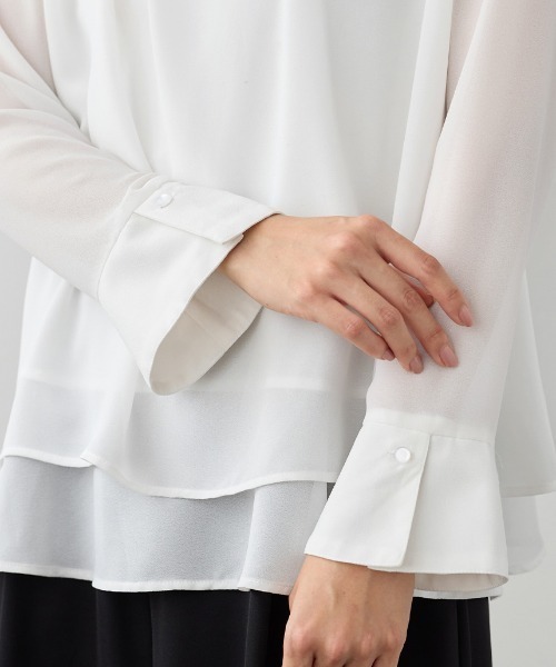 Viola e Viola（ヴィオラエヴィオラ）の「裾フレア裏地付きシフォンブラウス（シャツ/ブラウス・レディース・ネイビー/ホワイト・M/L/LL/3L）」の5枚目の写真