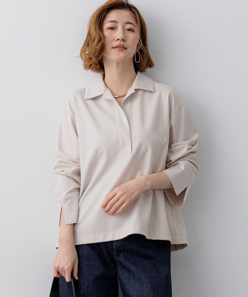 23区 S(ニジュウサンクチイサイサイズ)の「コンパクトツイル スキッパー カットソー(Tシャツ/カットソー・レディース・ブラック系/ベージュ系・32)」の1枚目の写真