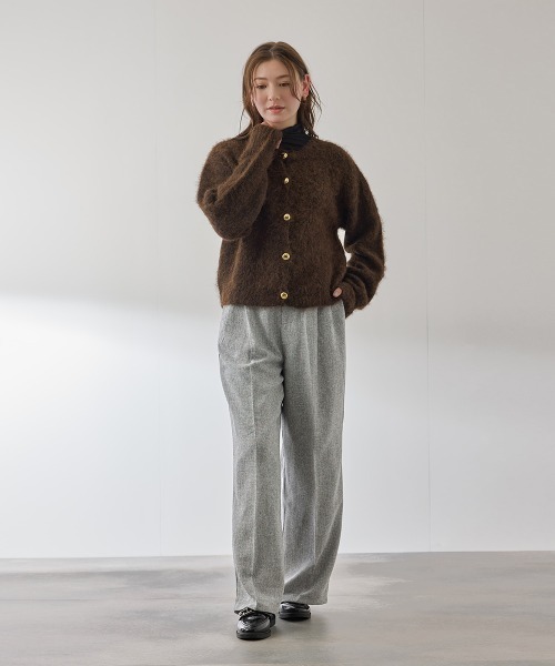 QUEENS COURT（クイーンズコート）の「ソフトシャギーキモウメタルボタンカーディガン（カーディガン/ボレロ・レディース・オフホワイト/ブラウン/パープル・M）」の14枚目の写真