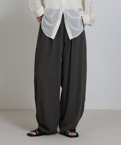 select MOCA（セレクトモカ）の「とろみイージーバルーンパンツ（その他パンツ・レディース・グレイッシュベージュ/オフホワイト・FREE）」の2枚目の写真