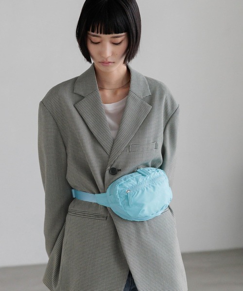 LOWRYS FARM(ローリーズファーム)の「ウエストポーチ 637742(ボディバッグ/ウエストポーチ・レディース・ブルー/ブラック/レッド・FREE)」の1枚目の写真