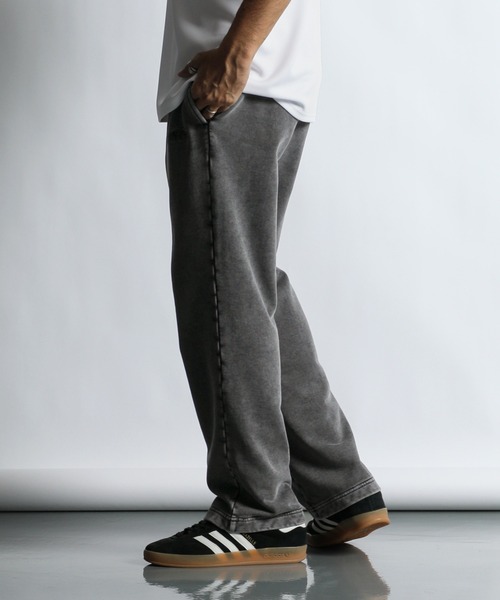 The DUFFER of ST.GEORGE（ザダファーオブセントジョージ）の「【WEB限定アイテム】PIGMENT-DYE REGULAR FIT SWEAT PANTS：ピグメント加工 レギュラーフィット スウェットパンツ（スウェットパンツ・メンズ・ブラック/ネイビー・SMALL/MEDIUM/LARGE/X-LARGE）」の7枚目の写真