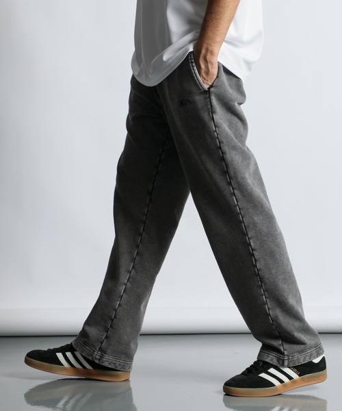 The DUFFER of ST.GEORGE（ザダファーオブセントジョージ）の「【WEB限定アイテム】PIGMENT-DYE REGULAR FIT SWEAT PANTS：ピグメント加工 レギュラーフィット スウェットパンツ（スウェットパンツ・メンズ・ブラック/ネイビー・SMALL/MEDIUM/LARGE/X-LARGE）」の3枚目の写真