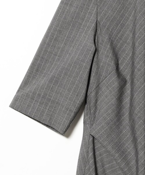 Demi-Luxe BEAMS（デミルクス ビームス）の「アシンメトリー タック バイアス ワンピース（ワンピース・レディース・グレー/ブラック・36/38）」の11枚目の写真
