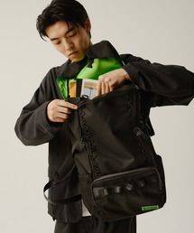 大容量マルチファンクショナル フラップバックパック 15インチPC対応(32L)