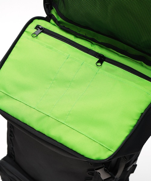KiU(キウ)の「大容量マルチファンクショナル フラップバックパック 15インチPC対応(32L)(バックパック/リュック・メンズ・ブラック・FREE)」の15枚目の写真