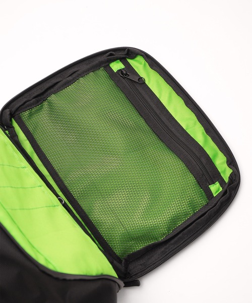 KiU(キウ)の「大容量マルチファンクショナル フラップバックパック 15インチPC対応(32L)(バックパック/リュック・メンズ・ブラック・FREE)」の16枚目の写真