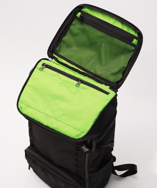 KiU(キウ)の「大容量マルチファンクショナル フラップバックパック 15インチPC対応(32L)(バックパック/リュック・メンズ・ブラック・FREE)」の18枚目の写真