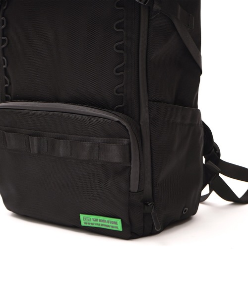 KiU(キウ)の「大容量マルチファンクショナル フラップバックパック 15インチPC対応(32L)(バックパック/リュック・メンズ・ブラック・FREE)」の7枚目の写真