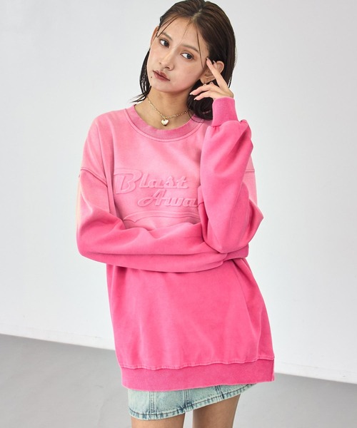 ANAP（アナップ）の「ウォッシュ加工 グラデーション エンボスロゴ スウェット プルオーバー（スウェット・レディース・ブラック/ピンク・F）」の7枚目の写真